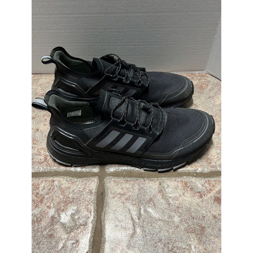adidas Ultra Boost Winter Rdy size 9.5 black mens core black sample